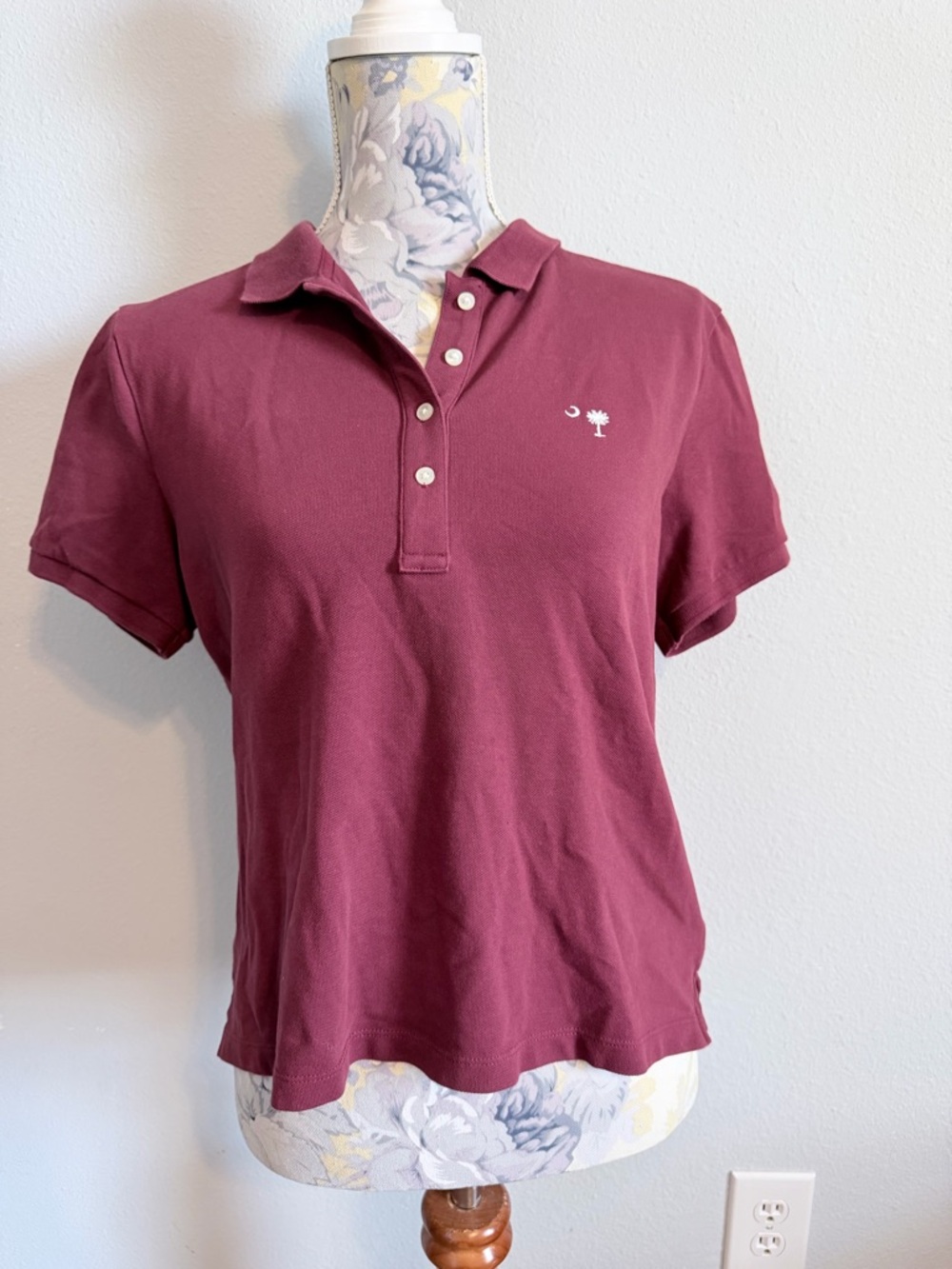 VINEYARD VINES Women’s Heritage Polo Shirt M Burgundy South Carolina Logo Preppy